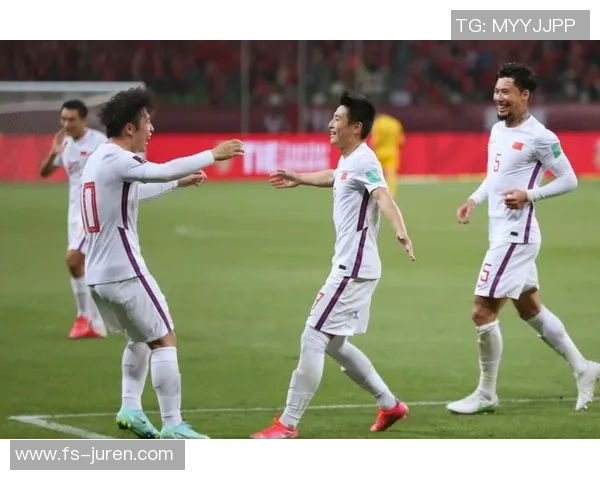 被低估的足球明星们如何在赛场上逆袭成名的故事与启示 被低估的足球明星们如何在赛场上逆袭成名的故事与启示