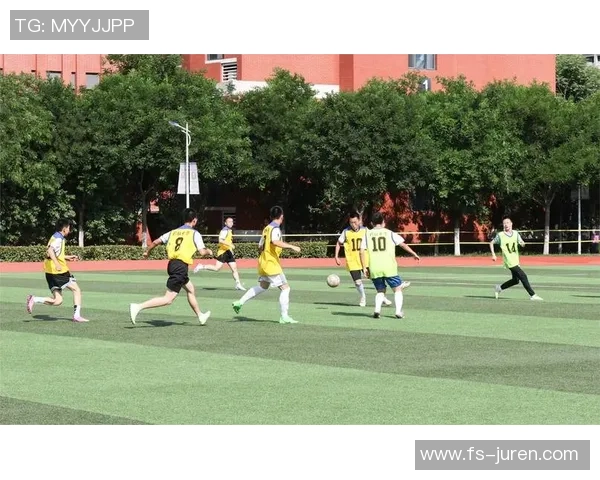 足球明星全景大图欣赏展现绿茵场上的风采与荣耀 足球明星全景大图欣赏展现绿茵场上的风采与荣耀