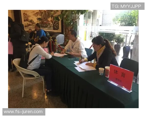 足球明星女友全景图鉴揭晓她们的魅力与风采 足球明星女友全景图鉴揭晓她们的魅力与风采