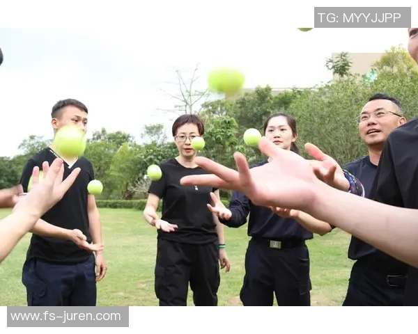 重庆足球队在钻石联赛中的团队协作表现分析与评价 重庆足球队在钻石联赛中的团队协作表现分析与评价